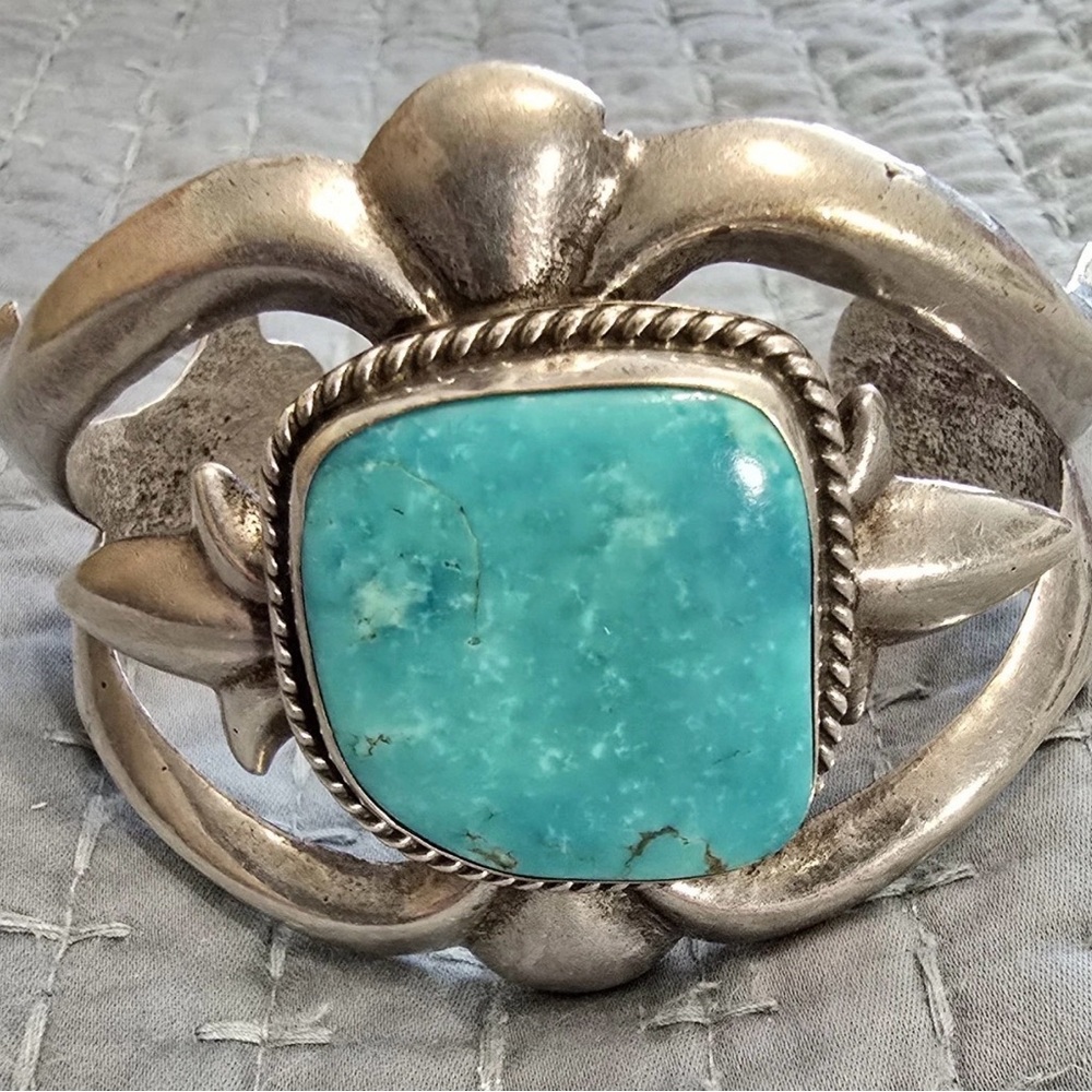 High Grade Navajo Style Carico Lake Sandcast 925 Bracelet